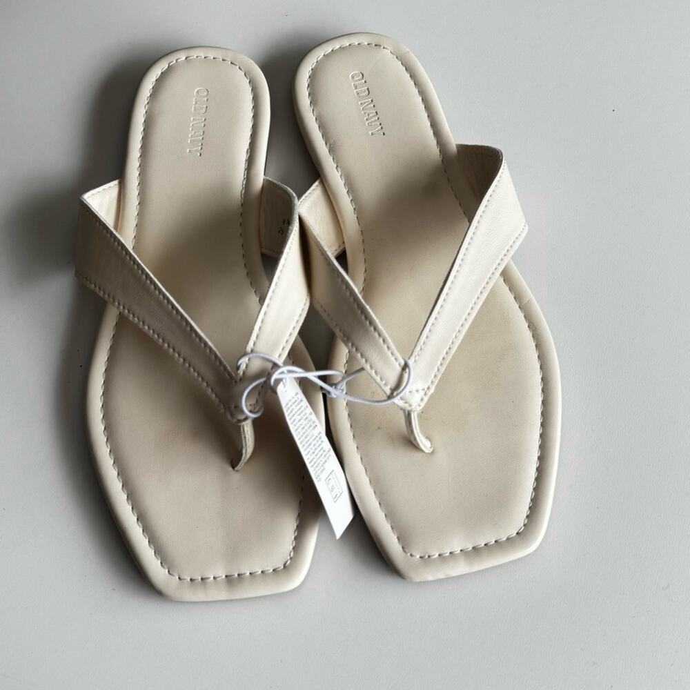 Old Navy Women's Bone Color Low Heel Sandals Sz 8